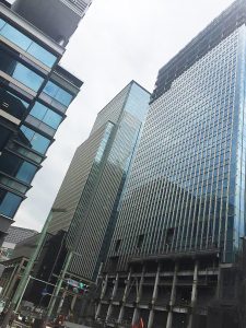 日本橋は高層ビルが多くThe・オフィス街と言った感じ。